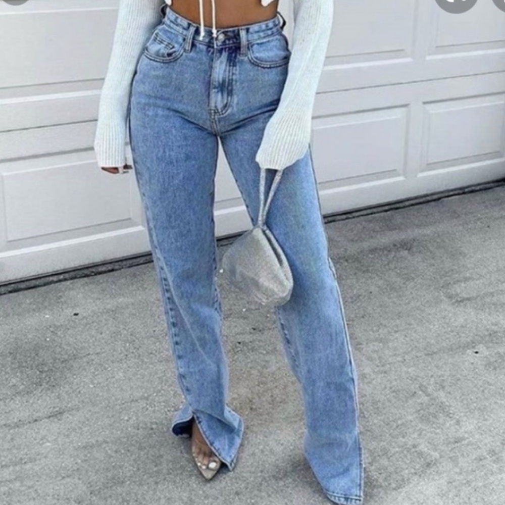 NWT Momokrom High Rose Jeans
